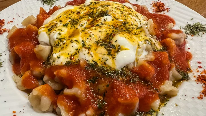 Manti er en traditionel egnsret fra Kayseri. Foto Tea Tougaard