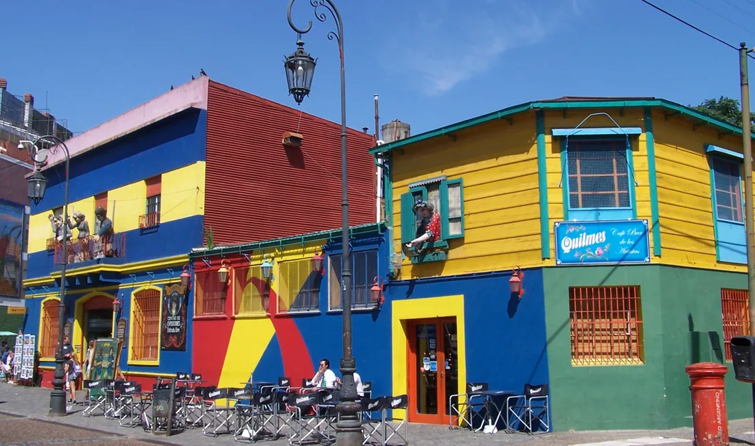Oplev farverige huse i Buenos Aires med rejser til Argentina.