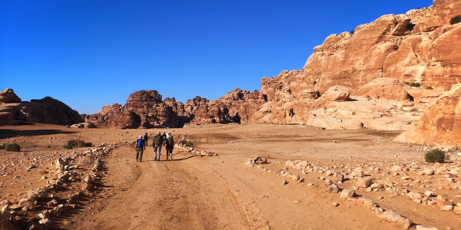 Fantastiske landskaber på vandringen fra lille Petra til Petra. Foto Denise Kristensen