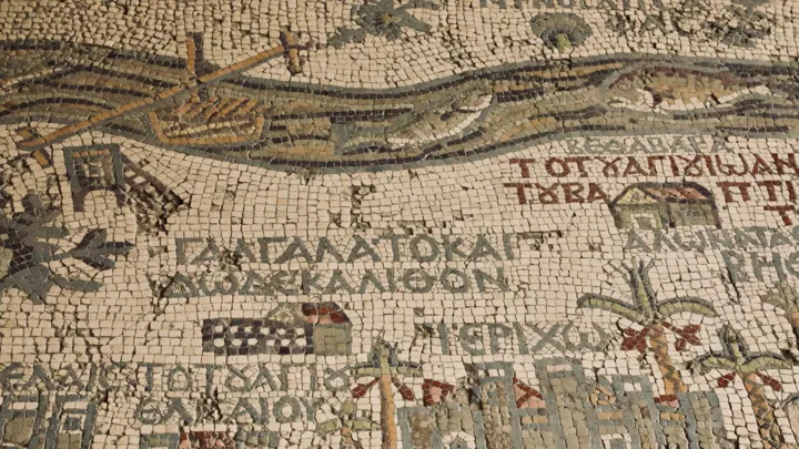 Mosaikkortet i Skt. George-kirken i byen Madaba i Jordan. Foto af Anders Stoustrup