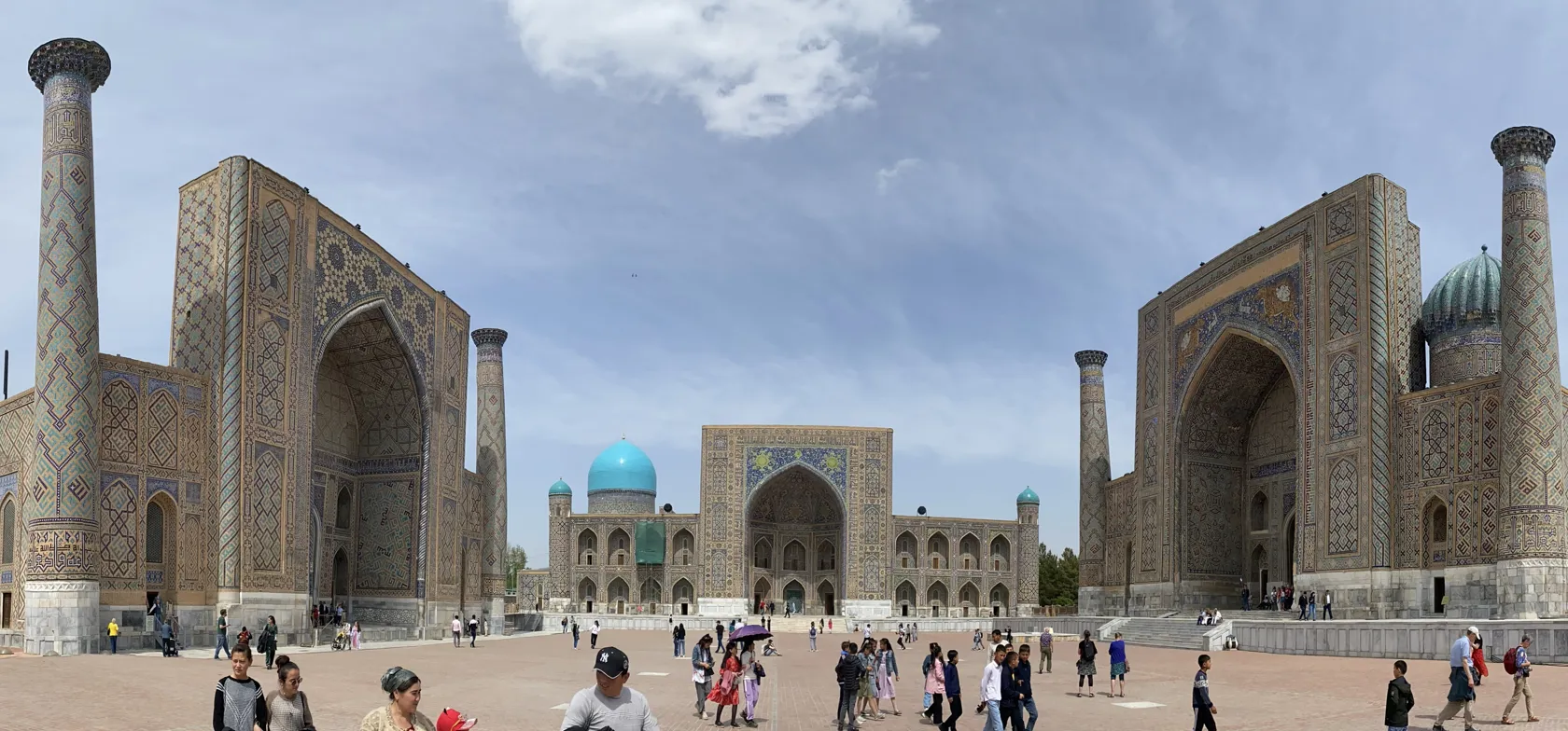 Registanplads i Samarkand, selve symbolet på Uzbekistans status i den islamiske verden. Foto Michael Høeg Andersen