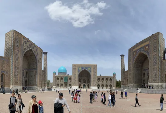 Registanplads i Samarkand, selve symbolet på Uzbekistans status i den islamiske verden. Foto Michael Høeg Andersen
