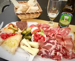 Et typisk frokostmåltid. Foto Lene Brøndum