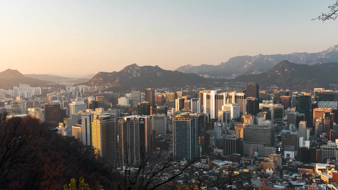 Der bor næsten 10 millioner mennesker i Seoul. Foto Viktors Farmor