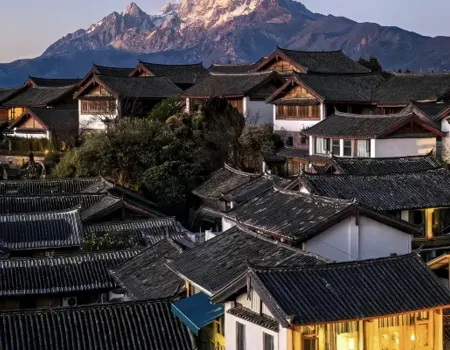 På rejsen til Sichuan og Yunnan bor vi på Kyriad Marvelous Hotel, i Lijiangs gamle bydel