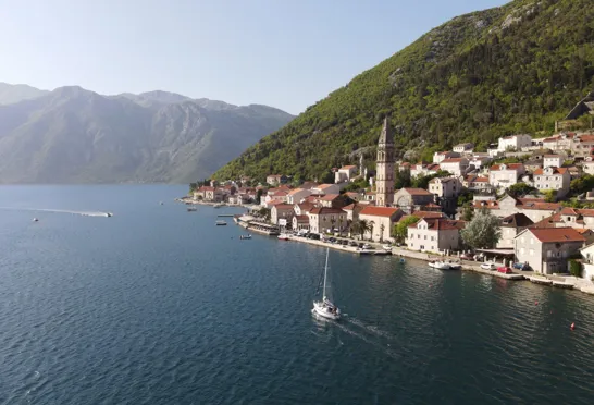 Den charmerende by Perast i Montenegro. Foto Viktors Farmor