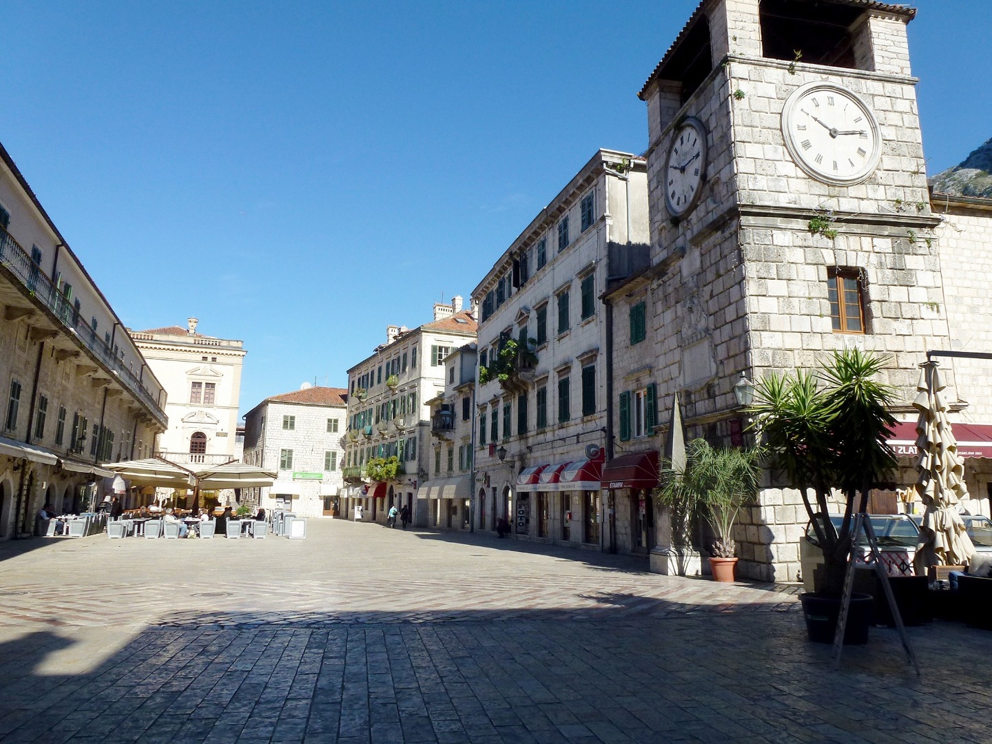 Fra den charmerende by Kotor sejler vi ud på en smuk tur på bugten. Foto Irene Hellvik