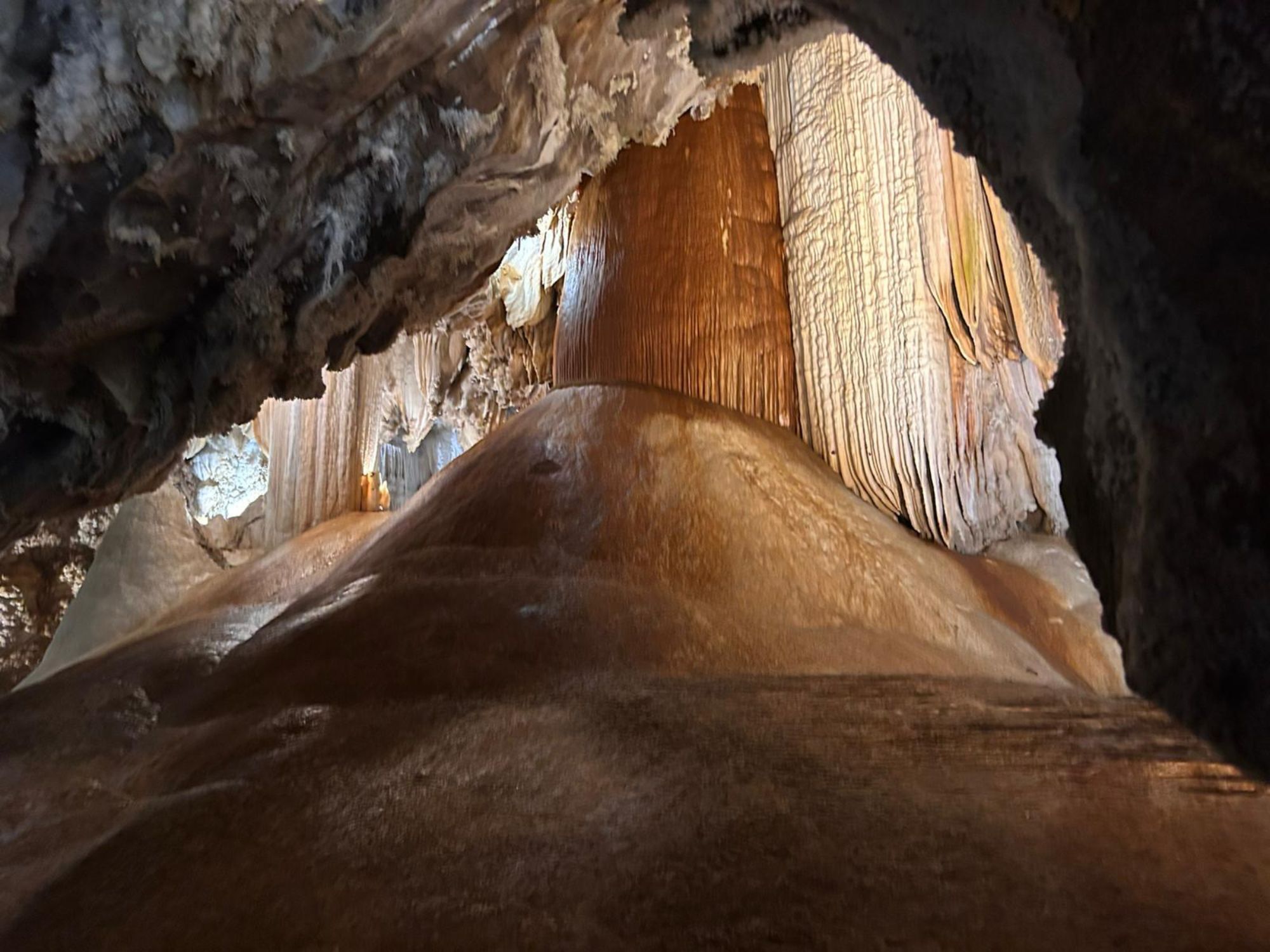 Maravillas grotter med de imponerende stalaktitter. Foto Viktors Farmor
