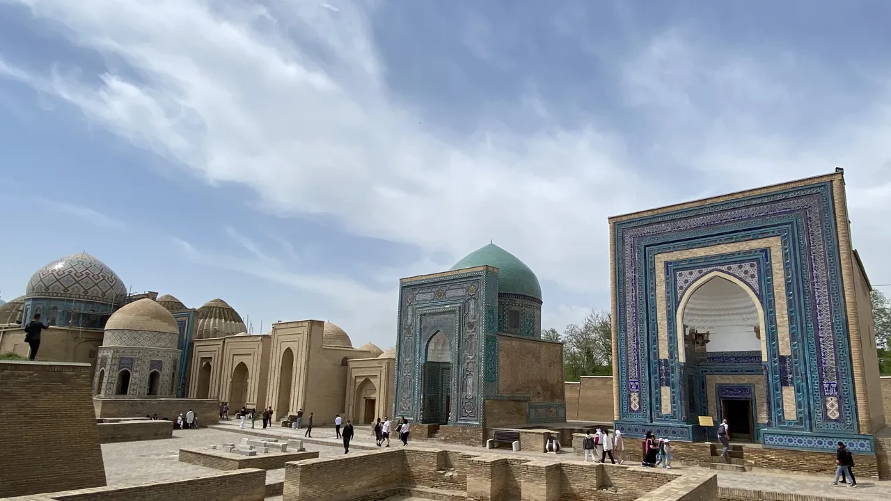 Samarkandsd Shakhi Zinda rummer en samling af utrolig flotte gravmæler. Foto Michael Høeg Andersen