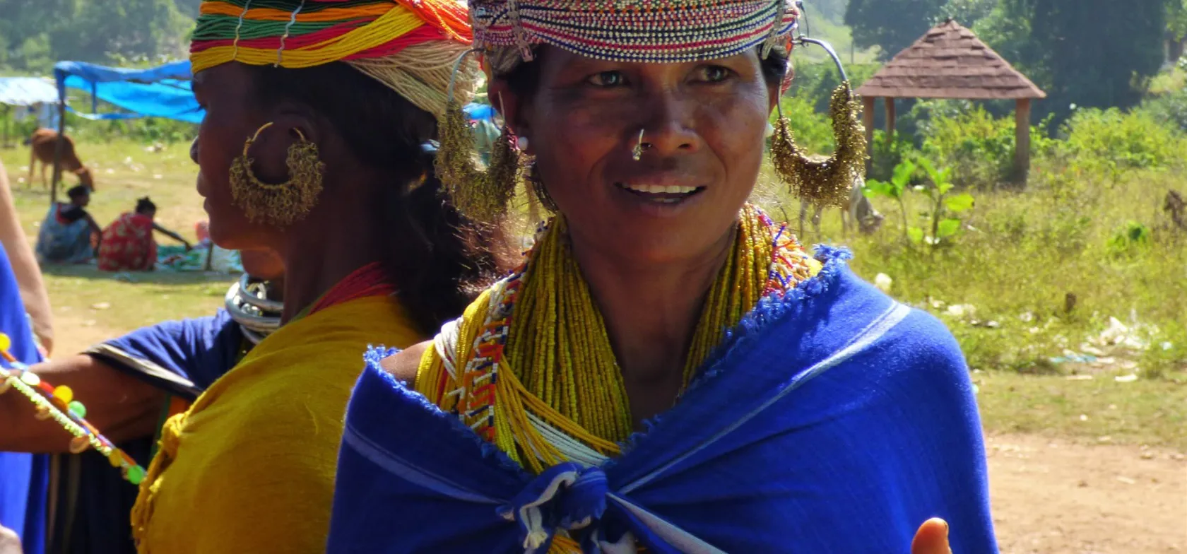 På Anukodelli markedet møder vi kvinder fra Bonda stammen. Foto Helga Pedersen
