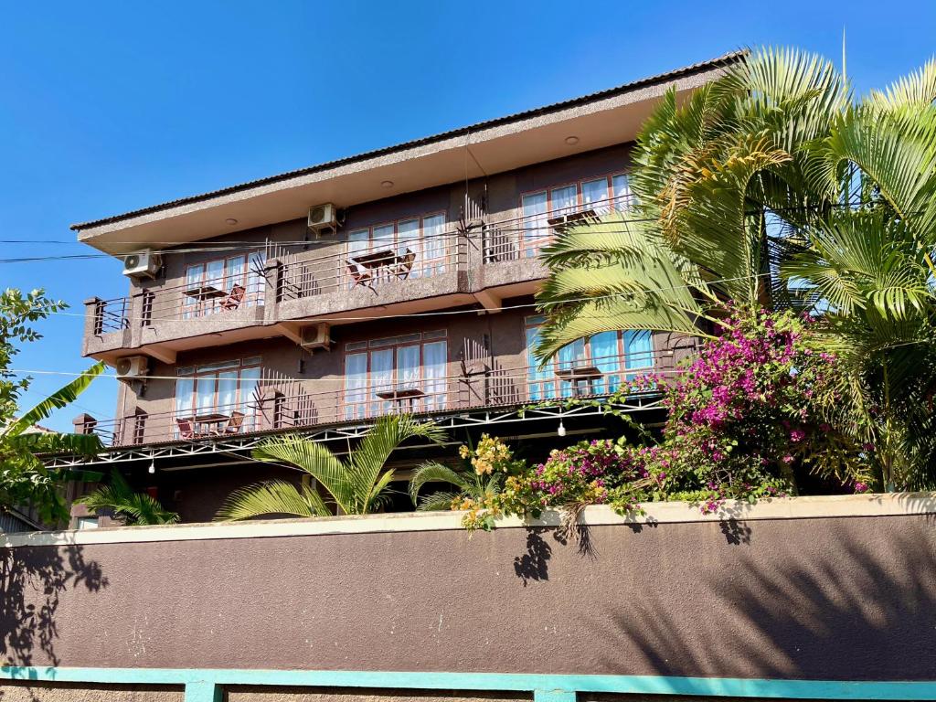 Hotellet byder på komfortable værelser med aircondition, minibar og gratis Wi-Fi i Kratie.