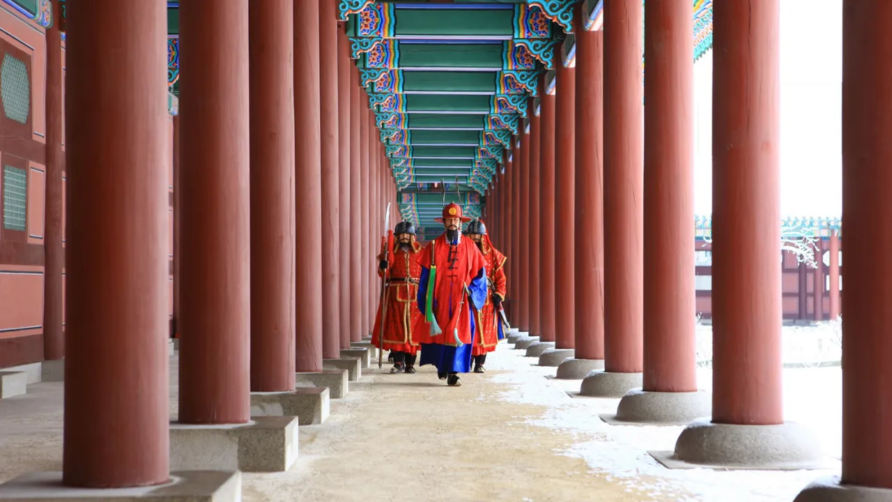 Gyeongbok paladset er en oase af fred og traditioner i hjertet af Seoul. Foto Viktors Farmor
