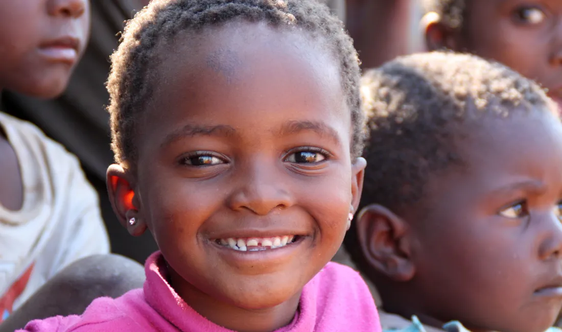 Smilende piger i eSwatini. Foto Michael Andersen