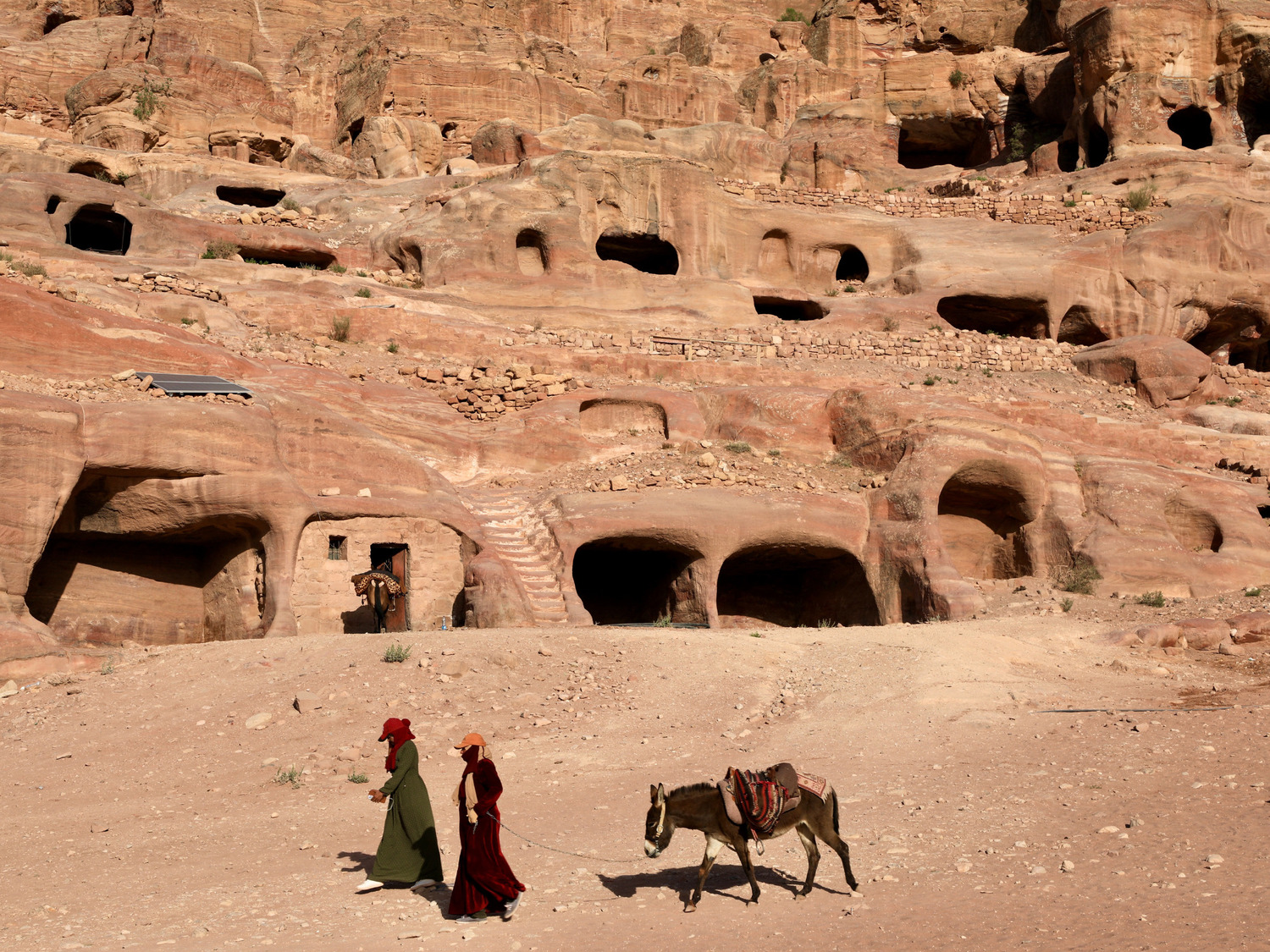 Gådefulde Petra blev udhugget i klipperne af nomadefolket nabatæerne for over 2000 år siden. Foto Anders Stoustrup