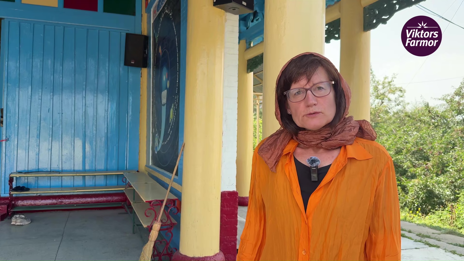 Rejseleder Karin Hansen fortæller om Dungan moskeen i Kirgisistan