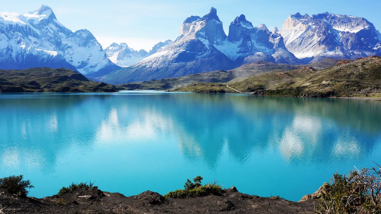 Torres del Paine nationalparken er et imponerende bjergområde med gletsjere, ismarker og turkisblå søer. Foto Ulla Haugsted