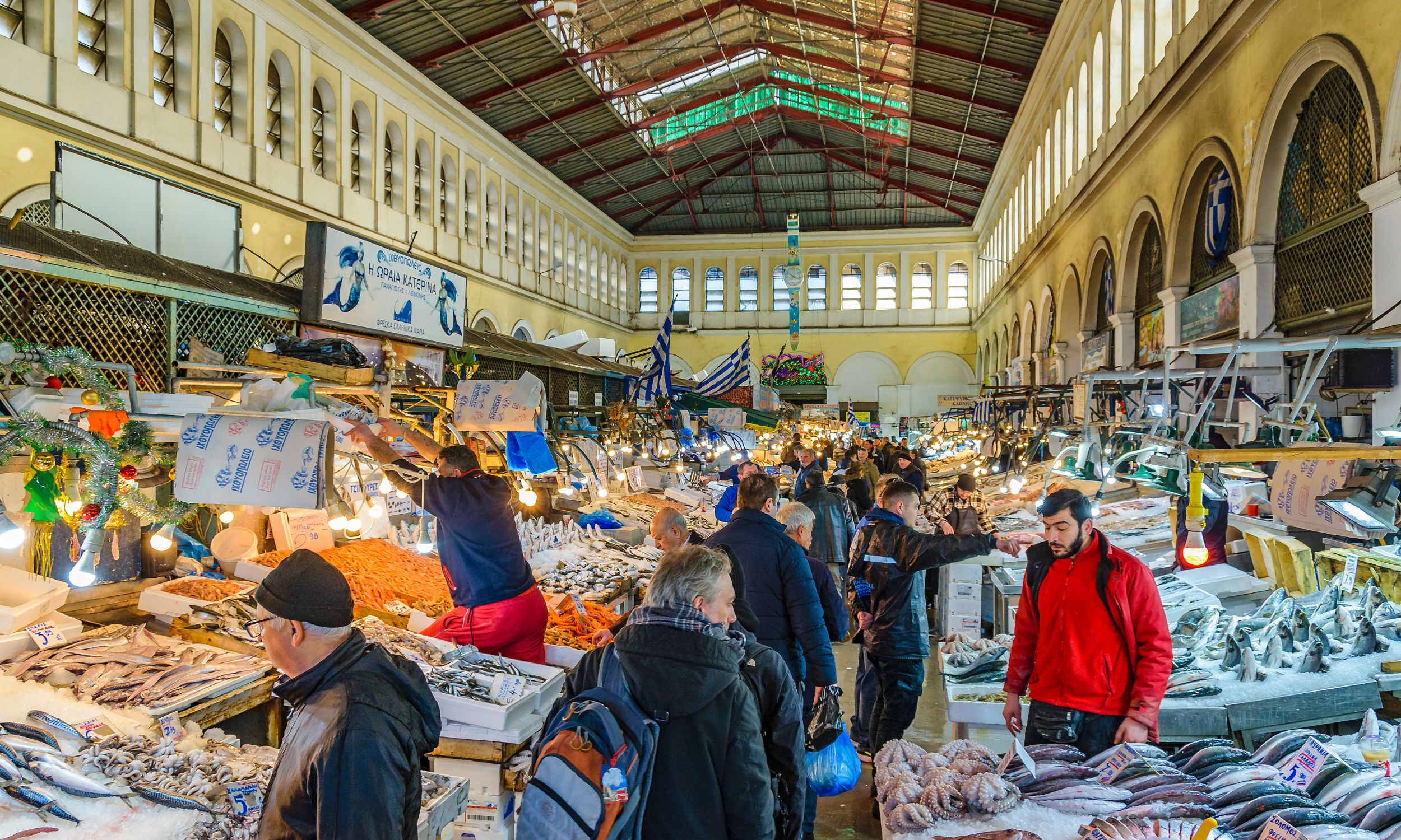 Athens Central Market er en livlig og velduftende oplevelse, men man skal være der om morgenen.  Foto Viktors Farmor
