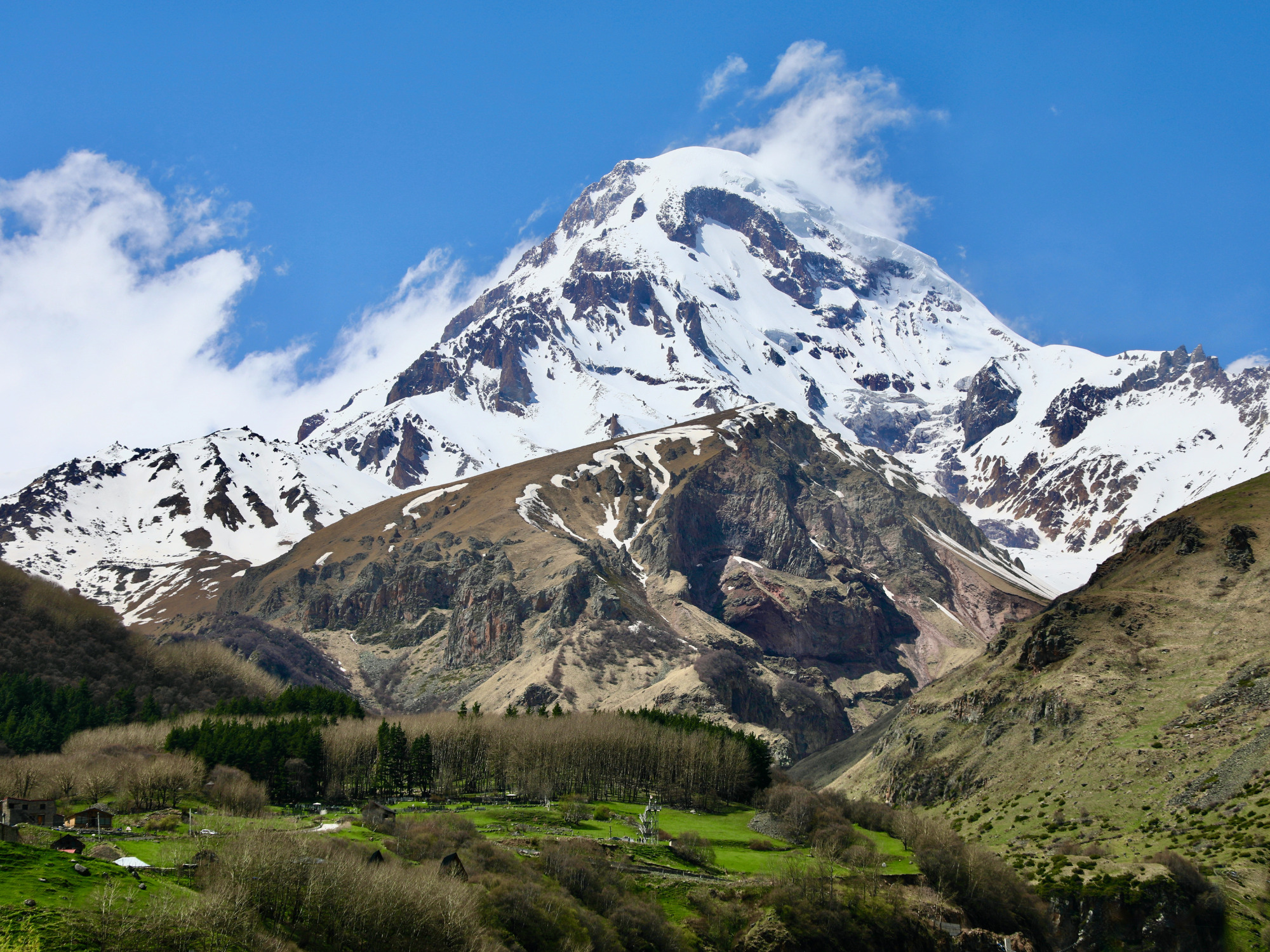 Kaukausbjergene har flere toppe på over 5.000 meter - deriblandt Kazbegi. Foto Anders Stoustrup
