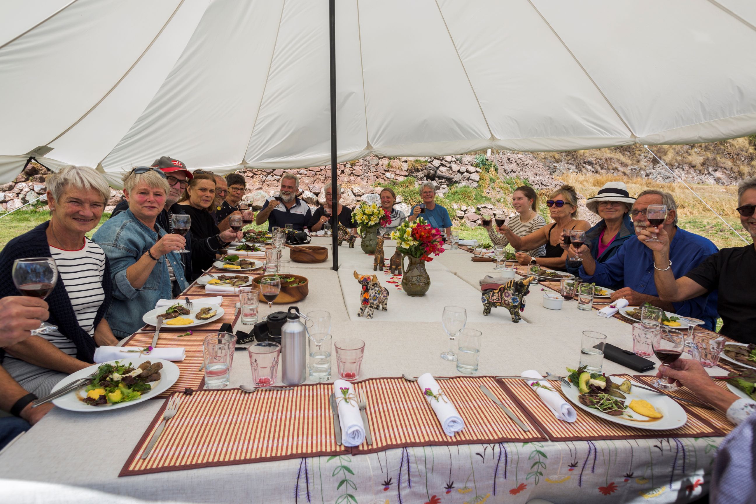 I den hellige dal nyder vi en kulinarisk frokost i det fri. Foto Morten Bruun Jensen