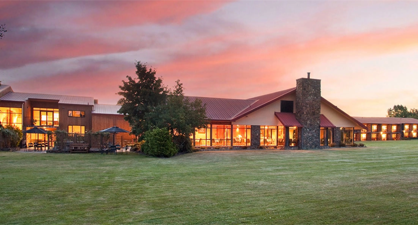 Vores base I Twizel finder vi på et klassisk 4 stjernet stenhote¬l i byen.