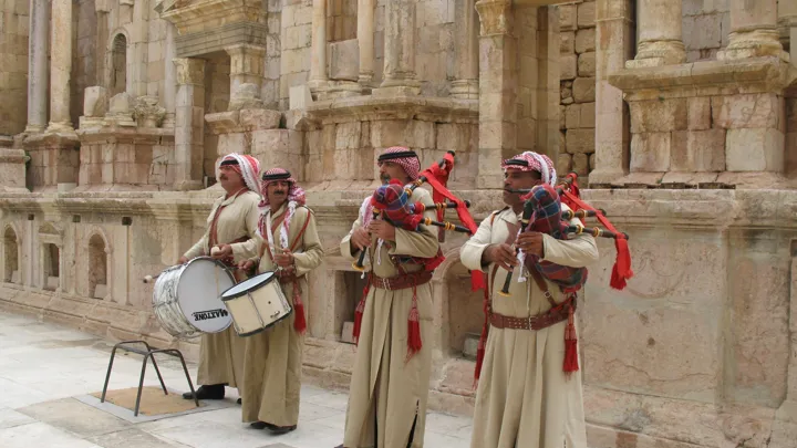 Beduiner der spiller på instrumenter i Jordan. Foto Kirsten Gynther Holm