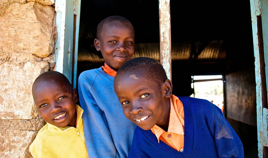 Smilende og glade drenge i Oterit Primary School. Foto Carsten Willersted