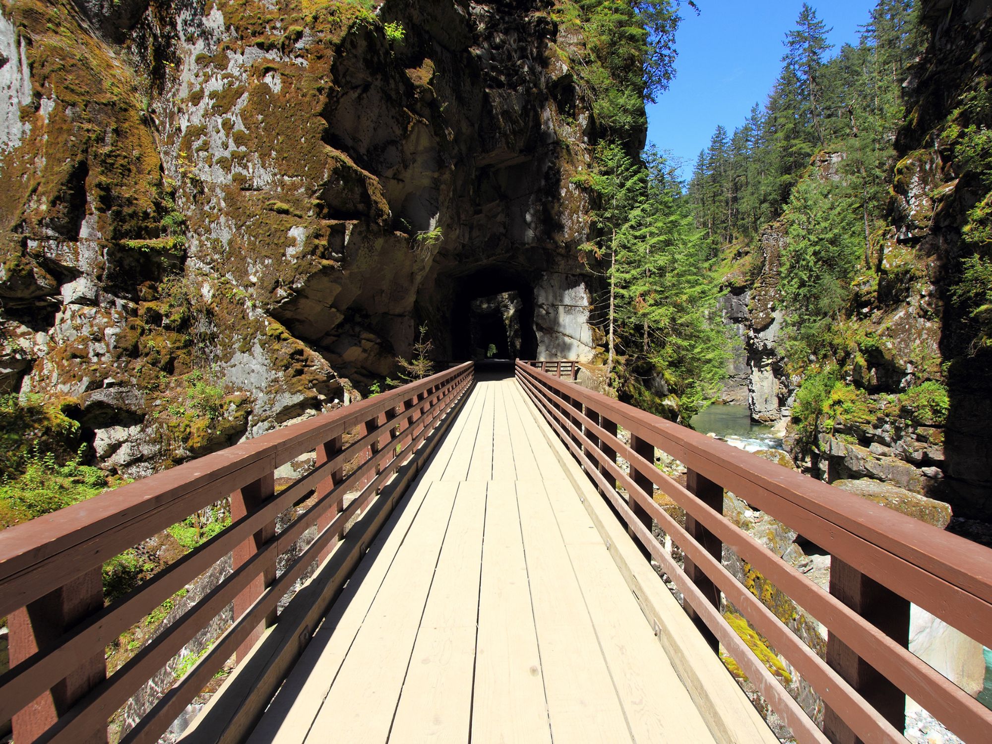 Vi stopper ved de historiske Othello Tunnels. Foto Viktors Farmor