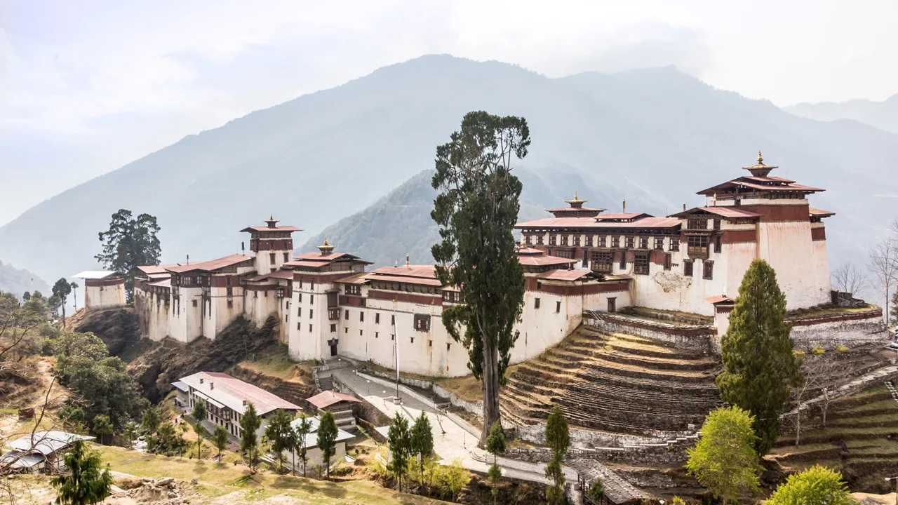 Vi ser det imponerende dzongs i Trongsa (befæstede klostre) i landet. Foto Viktors Farmor