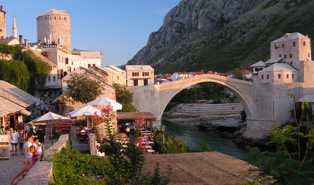 Broen i Mostar, Bosnien er et symbol på freden på Balkan.