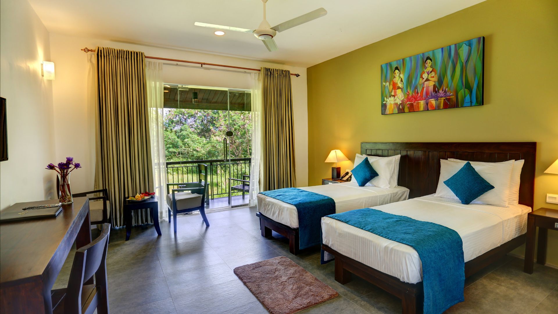 Moderne hotel i fantastiske omgivelser og med en god beliggenhed i forhold til de lokale attraktioner. Foto Viktors Farmor