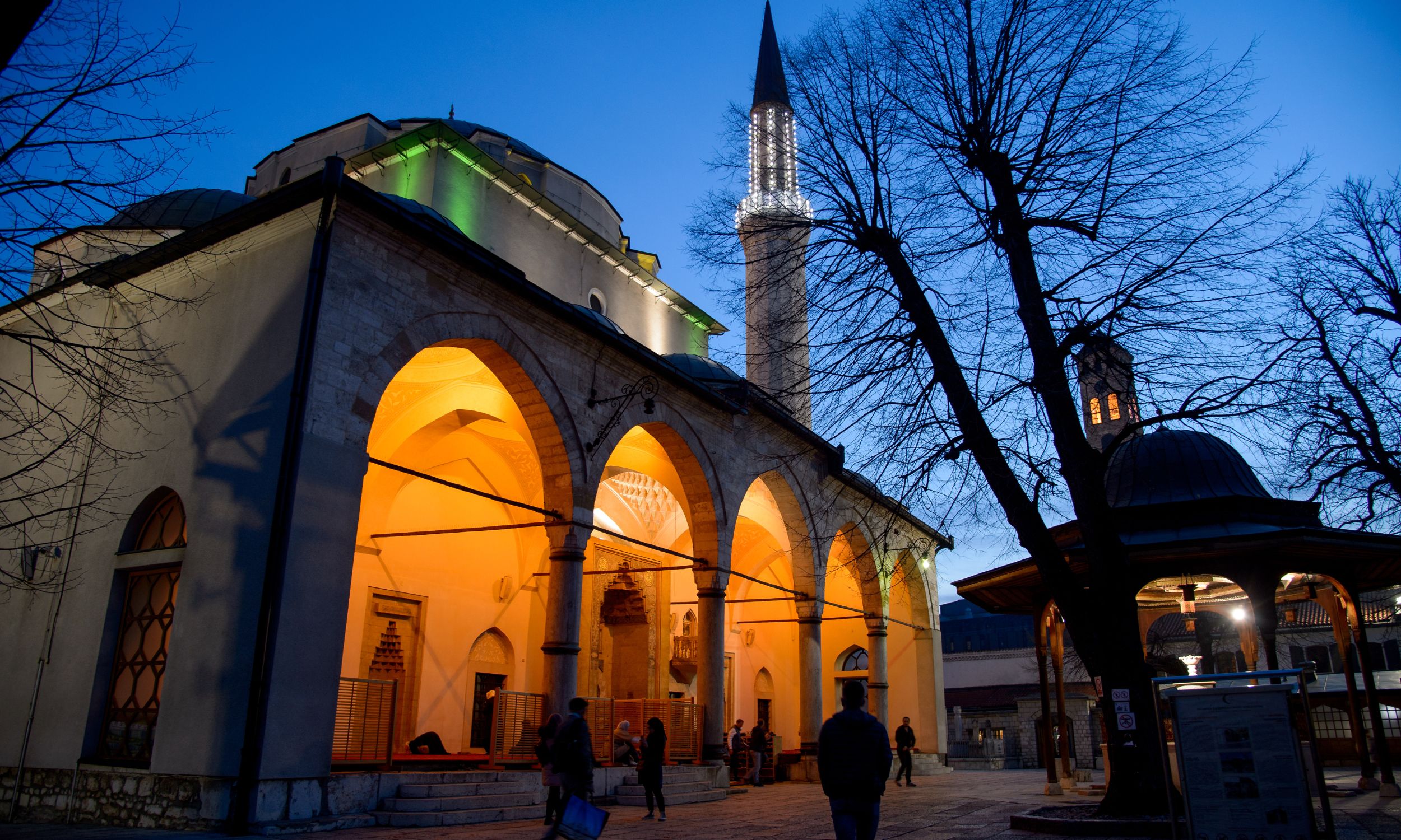 Den historiske moské Gazi Husrev-beg. Foto Viktors Farmor