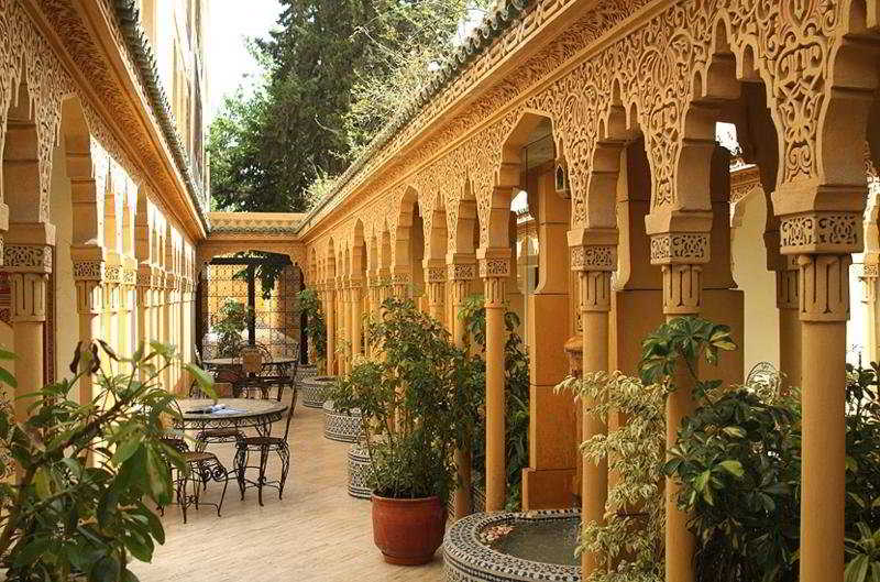 Her indkvarteres vi på det 4-stjernede Fes Inn & Spa. 