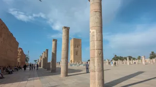 Vi besøger Hassan-tårnet i Rabat. Foto Karin Reif