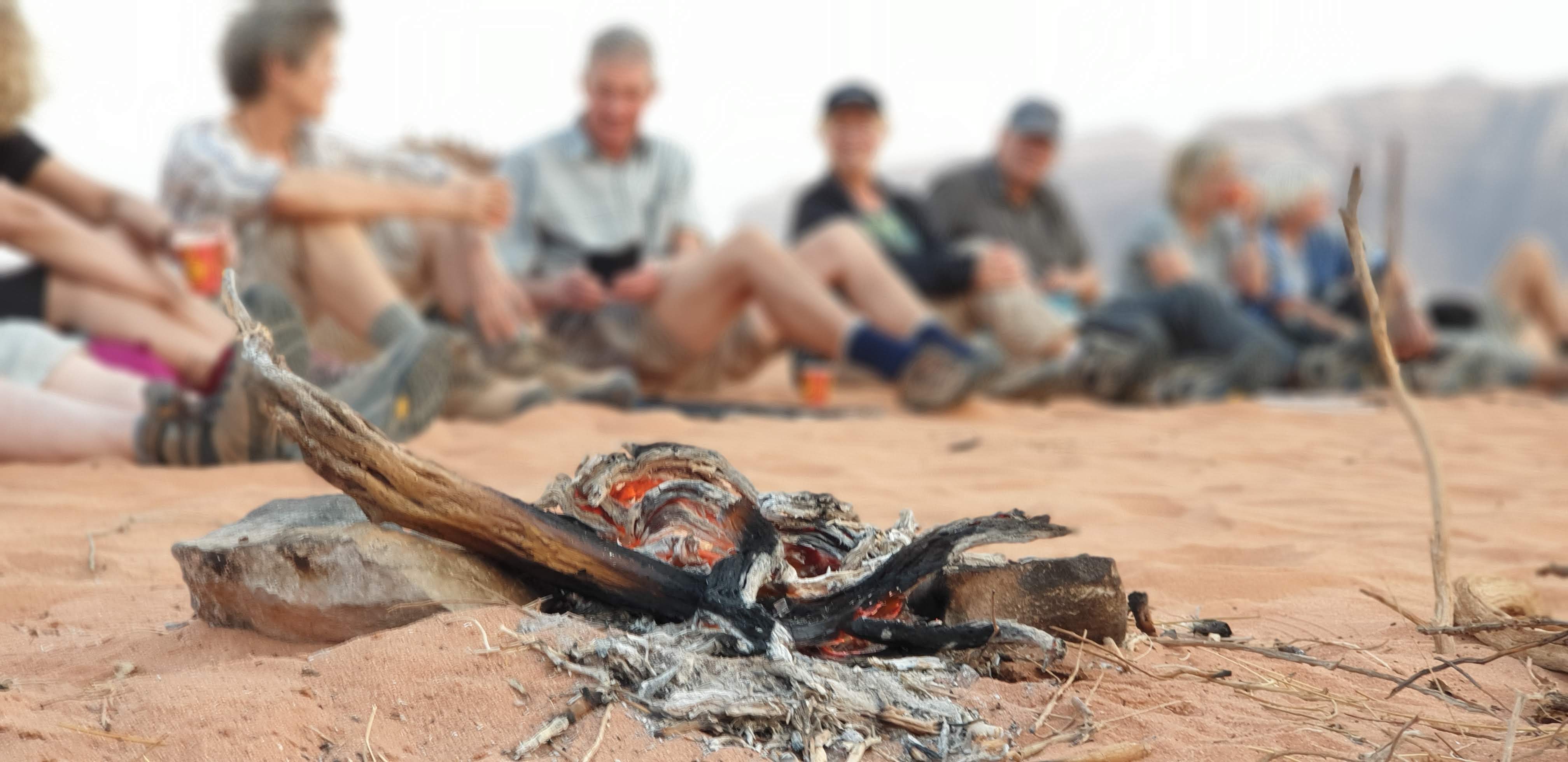 Der er altid tid til et lille te-bål på vandringerne. Foto Bjarke Vestesen