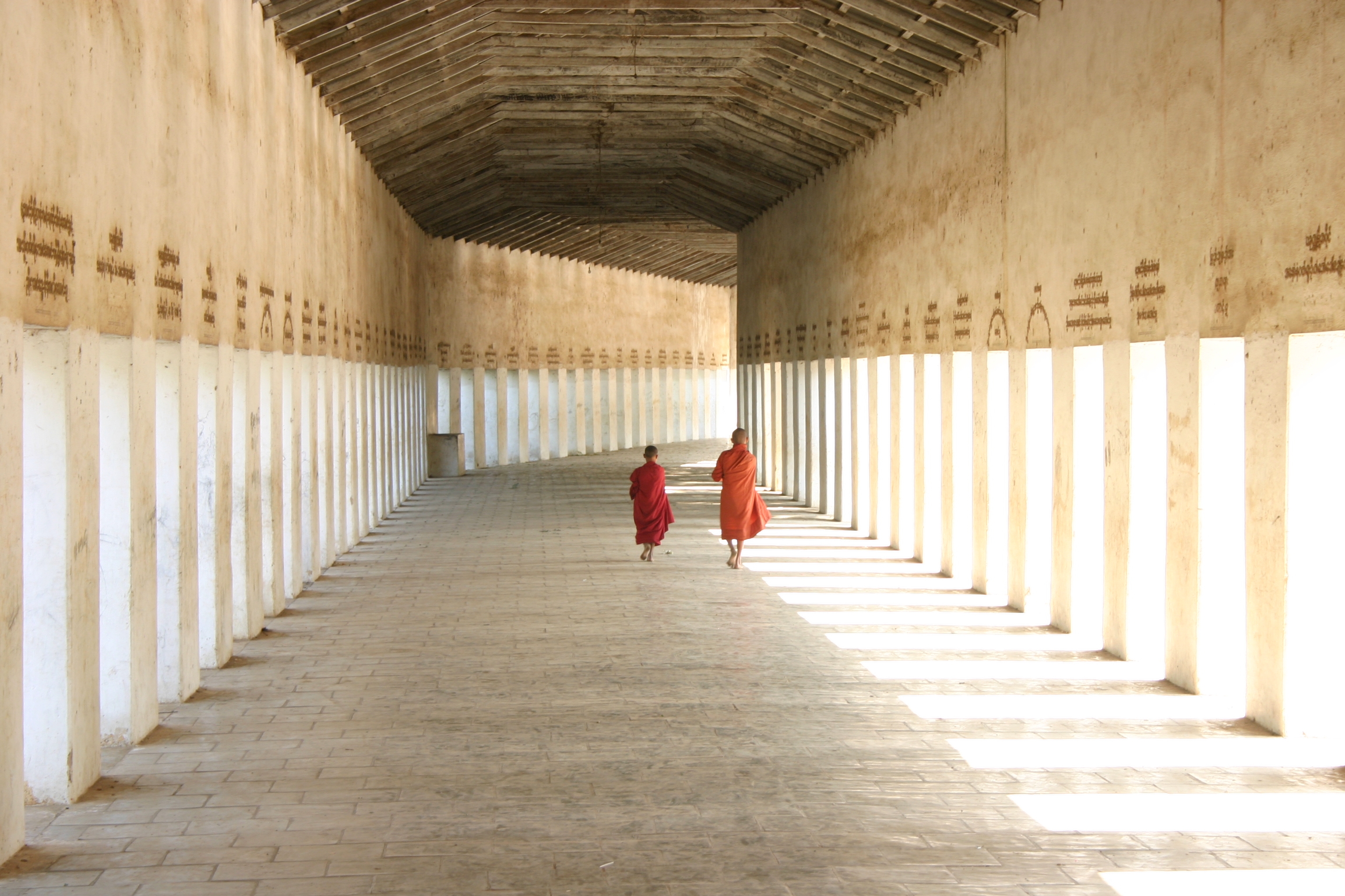 Op mod 90% af Burmas befolkning er buddhister. Foto Claus Bech