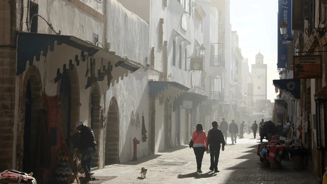Der er en god morgenstemning i Essaouira når man rejser i Marokko. Foto af Anders Stoustrup